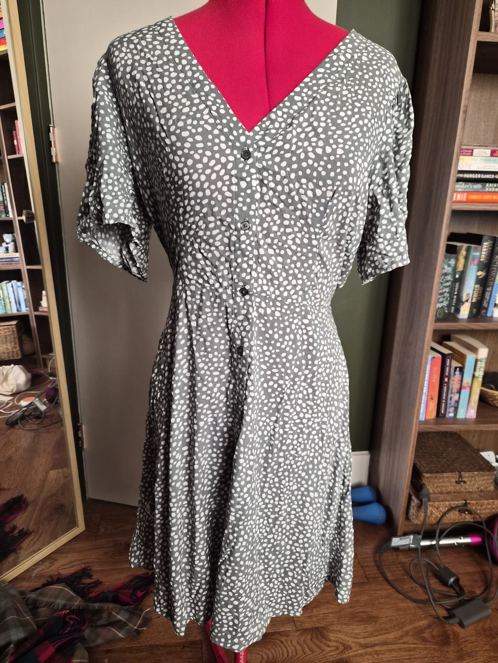 Vero Moda Green Midi Dress with White Dot Print